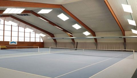 led tennishallenbeleuchtung: Kosten für die Tennishallenbeleuchtung mit LED Leuchten und LED Flutlicht für die Tennishalle. LED Beleuchtung für die Tennishalle